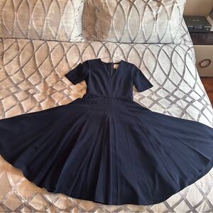 Gal Meets Glam Classic Navy Midi Dress